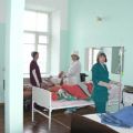 Быть или не быть ОЗТ в Казахстане? И станут ли лечить соотечественников, употребляющих инъекционные наркотики, подменяя героин метадоном? Похоже, в полемике между сторонниками и противниками подобной терапии ставить точку рано. Внешне и для большинства не озадачивающегося этим вопросом населения история с внедрением пилотного проекта в Павлодаре и Темиртау, успех эксперимента и решение повсеместно опробовать его в республике выглядят вполне достоверно...
