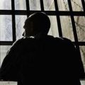В пенитенциарной системе Казахстана до сих пор нет программ по обмену шприцами и игл, не разрешена заместительная терапия. Между тем аналогичные программы успешно реализовываются в тюрьмах других стран. Только за 2011 год в исправительных учреждениях РК было выявлено 140 случаев заражения ВИЧ...