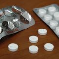 По принципу «помоги себе сам» живут 92% казахстанцев, 42% при первых же болез­ненных симптомах принимают лекарства без консультации врача, а 53% и вовсе хватаются за антибиотики. «При этом 31% опрошенных от­ветили, что им известны случаи серьезного ухудшения здоровья после самостоятельного применения лекарств, — отметила Каирбекова. — Все эти тревожные цифры говорят о безграмотном, безответственном и са­монадеянном отношении людей к собственному здоровью, а нередко -и к здоровью близких»...